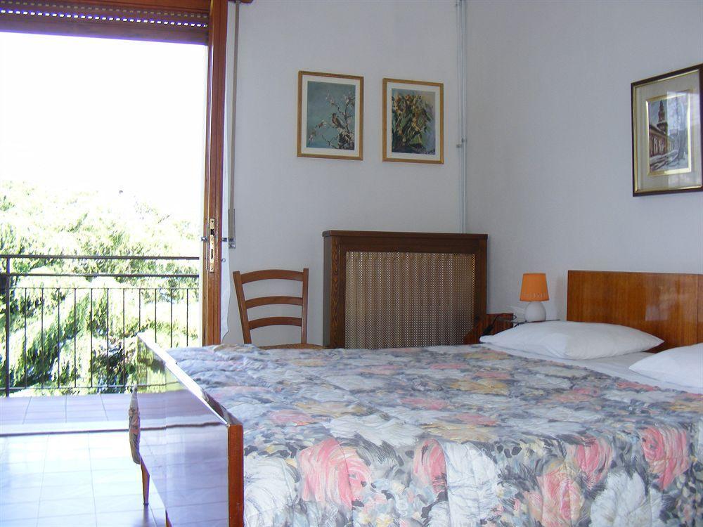 Casa Palmira Apartment Brenzone sul Garda Bagian luar foto
