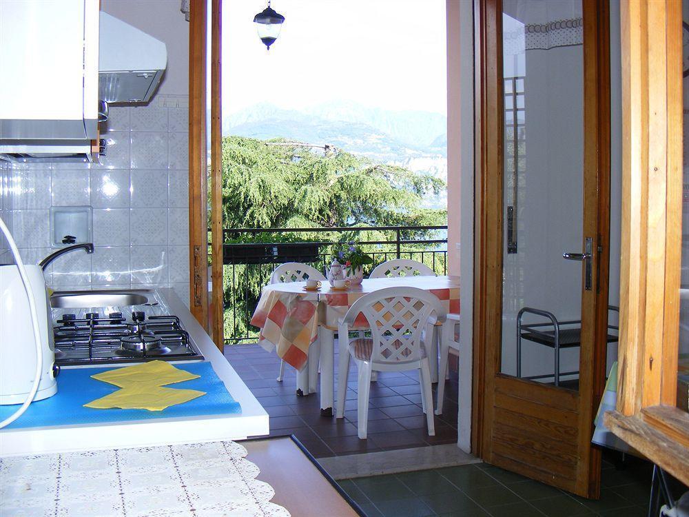 Casa Palmira Apartment Brenzone sul Garda Bagian luar foto