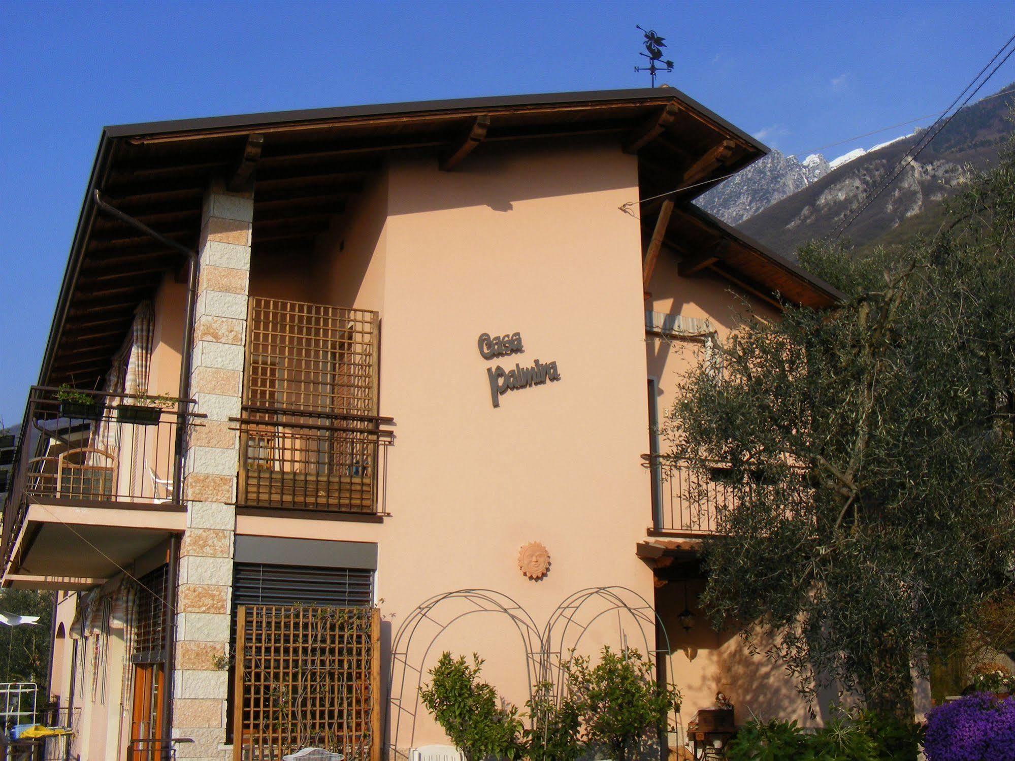 Casa Palmira Apartment Brenzone sul Garda Bagian luar foto