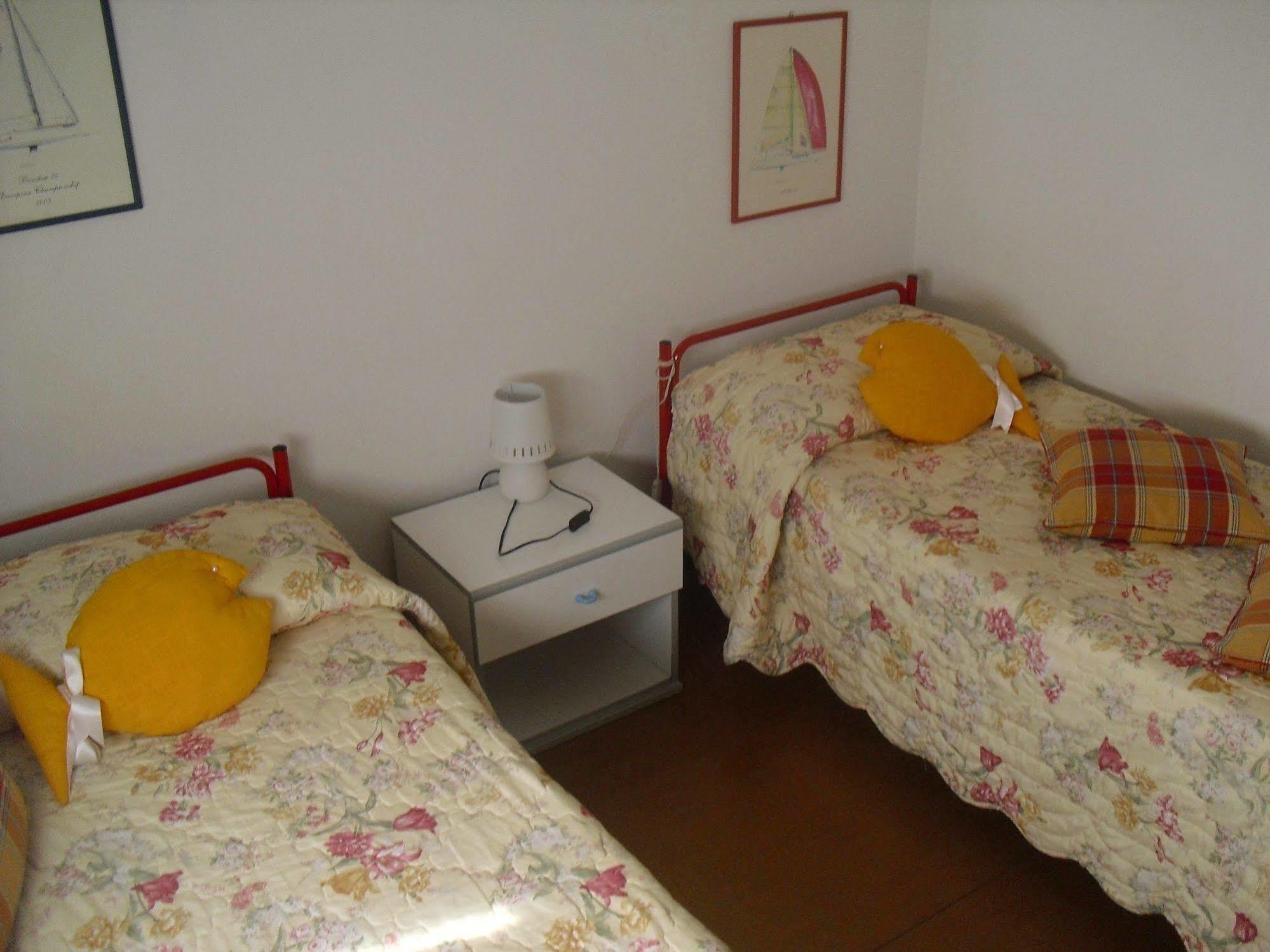 Casa Palmira Apartment Brenzone sul Garda Bagian luar foto