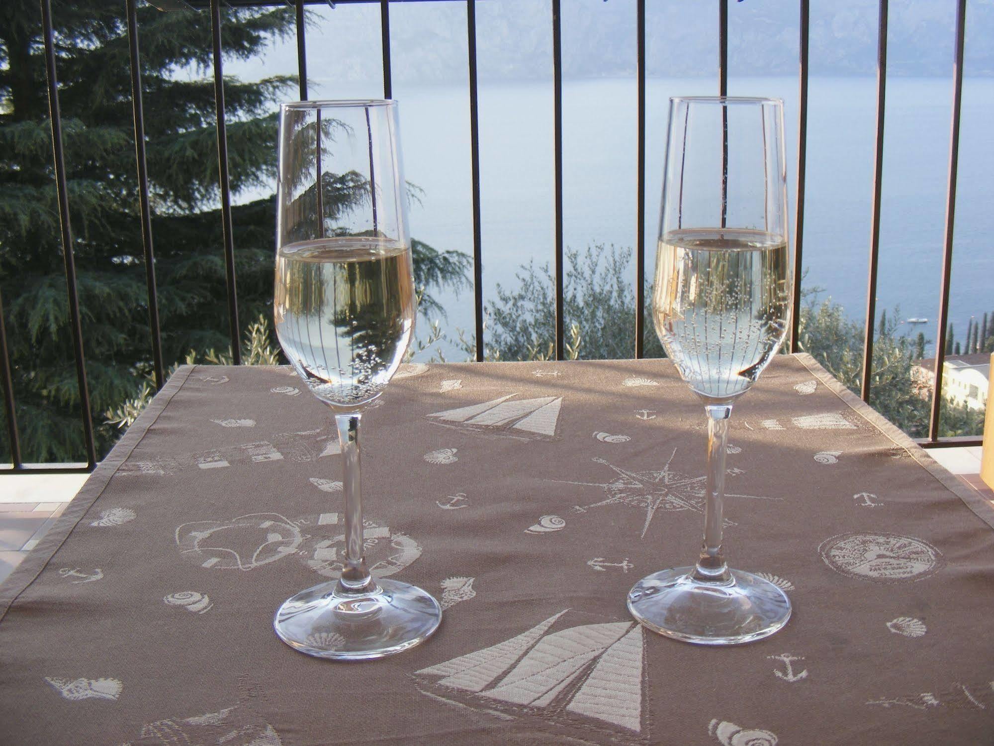 Casa Palmira Apartment Brenzone sul Garda Bagian luar foto