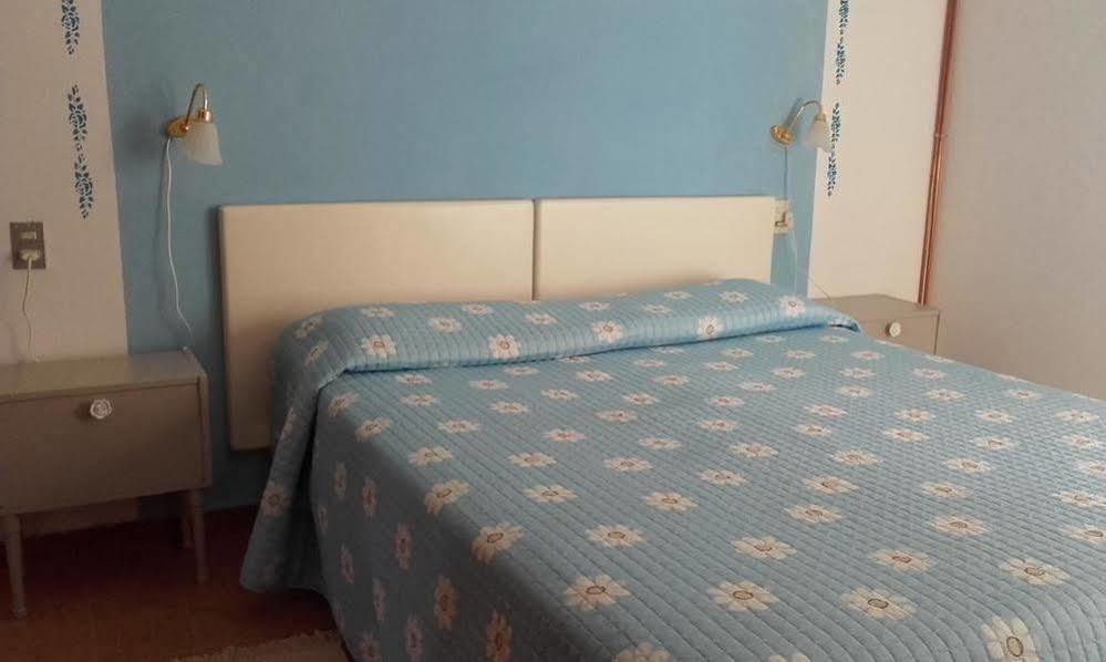 Casa Palmira Apartment Brenzone sul Garda Bagian luar foto