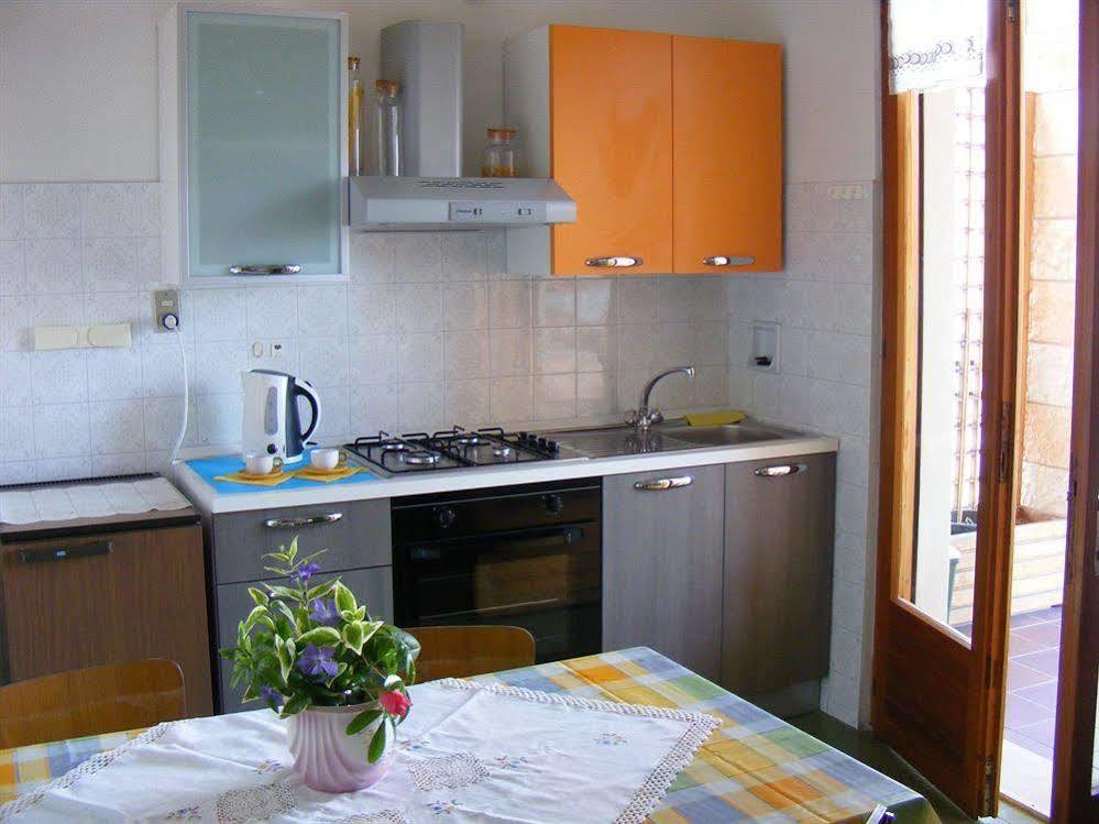 Casa Palmira Apartment Brenzone sul Garda Bagian luar foto
